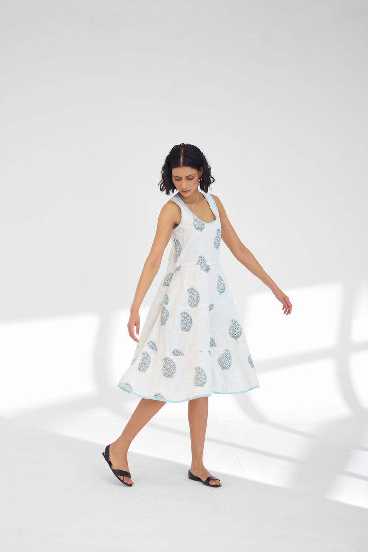 Breazy Dress White Light Blue (9926519357739)