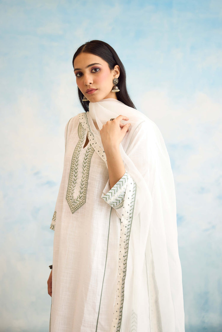 Medh Dupatta White (9926249382187)