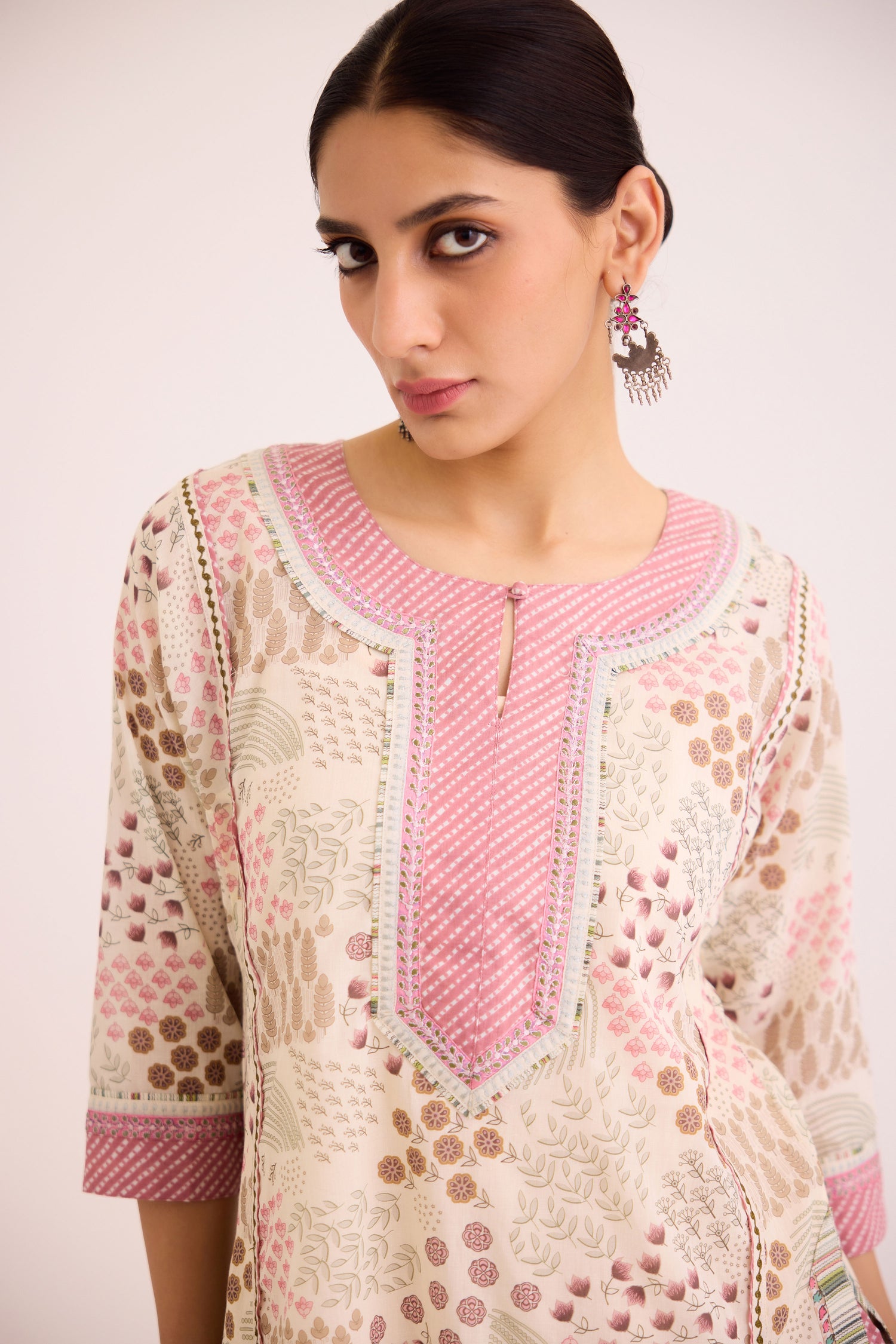 Rozana Kurta White Pink (9627152154923)