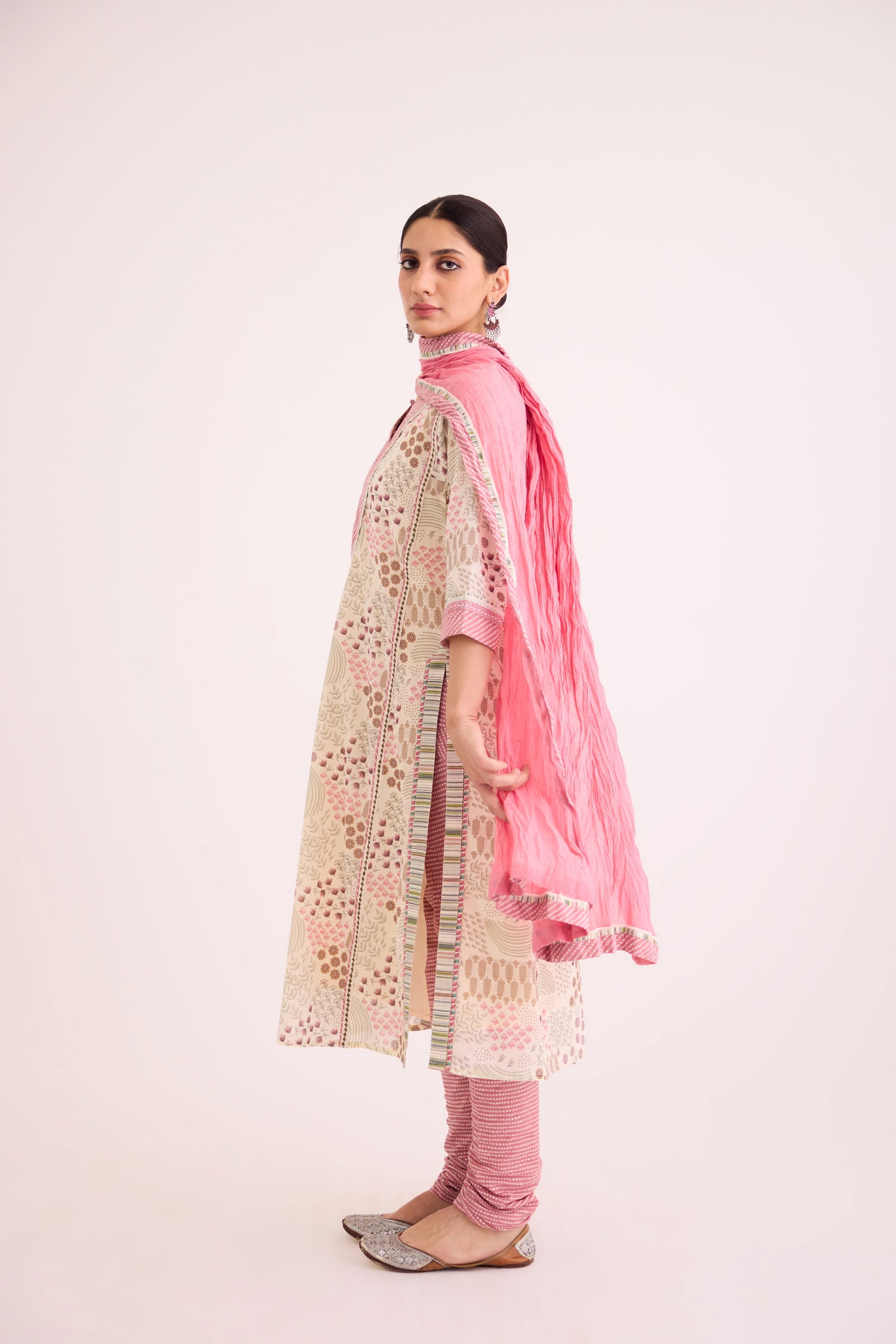 Rozana Kurta White Pink (9627152154923)