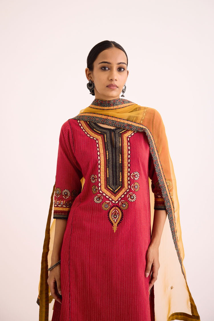 Rozana Embroidered Kurta Red (9629754851627)