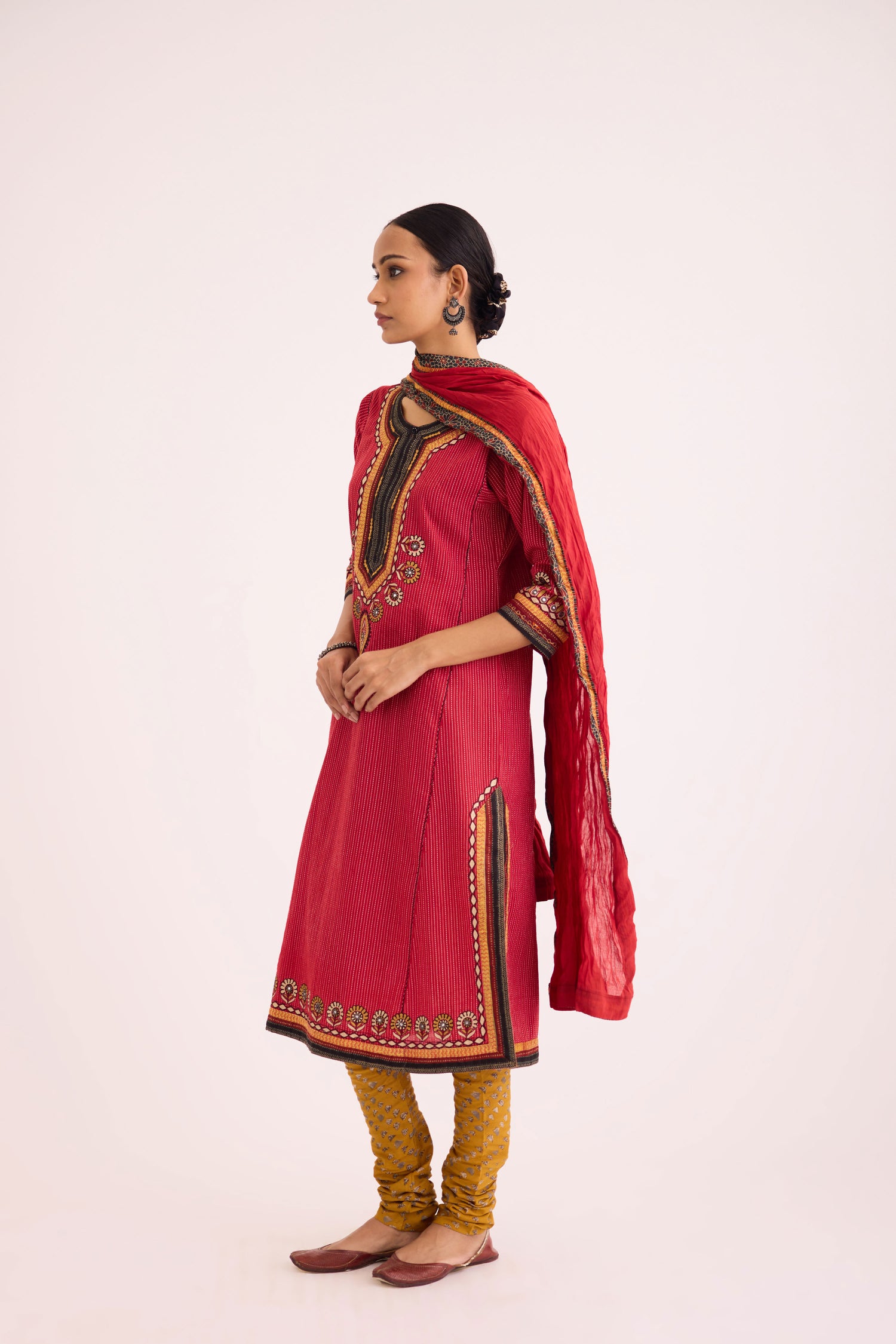 Rozana Embroidered Kurta Red (9629754851627)