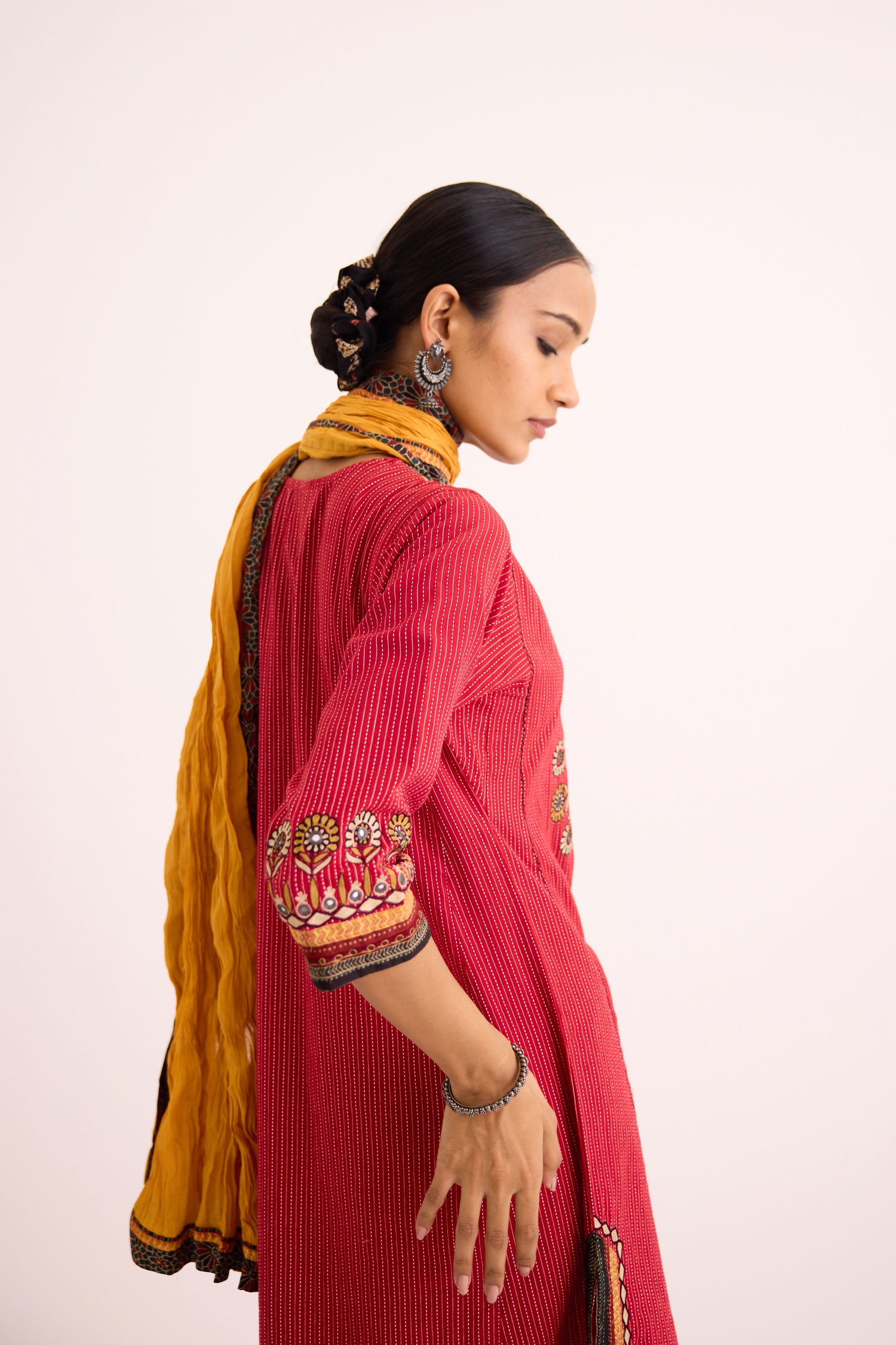 Rozana Embroidered Kurta Red (9629754851627)