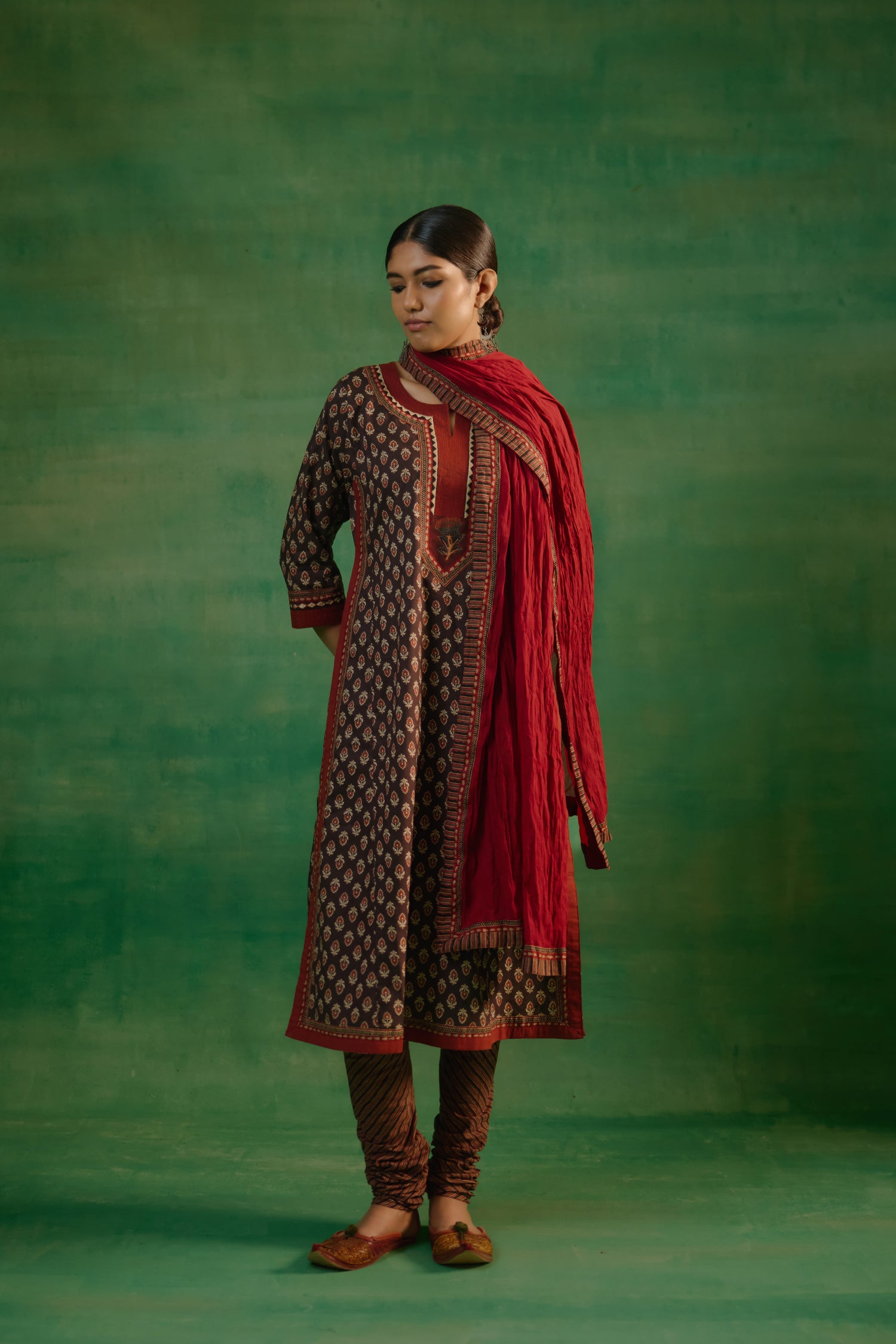 Rozana Crinkled Dupatta Maroon (9819404140843)