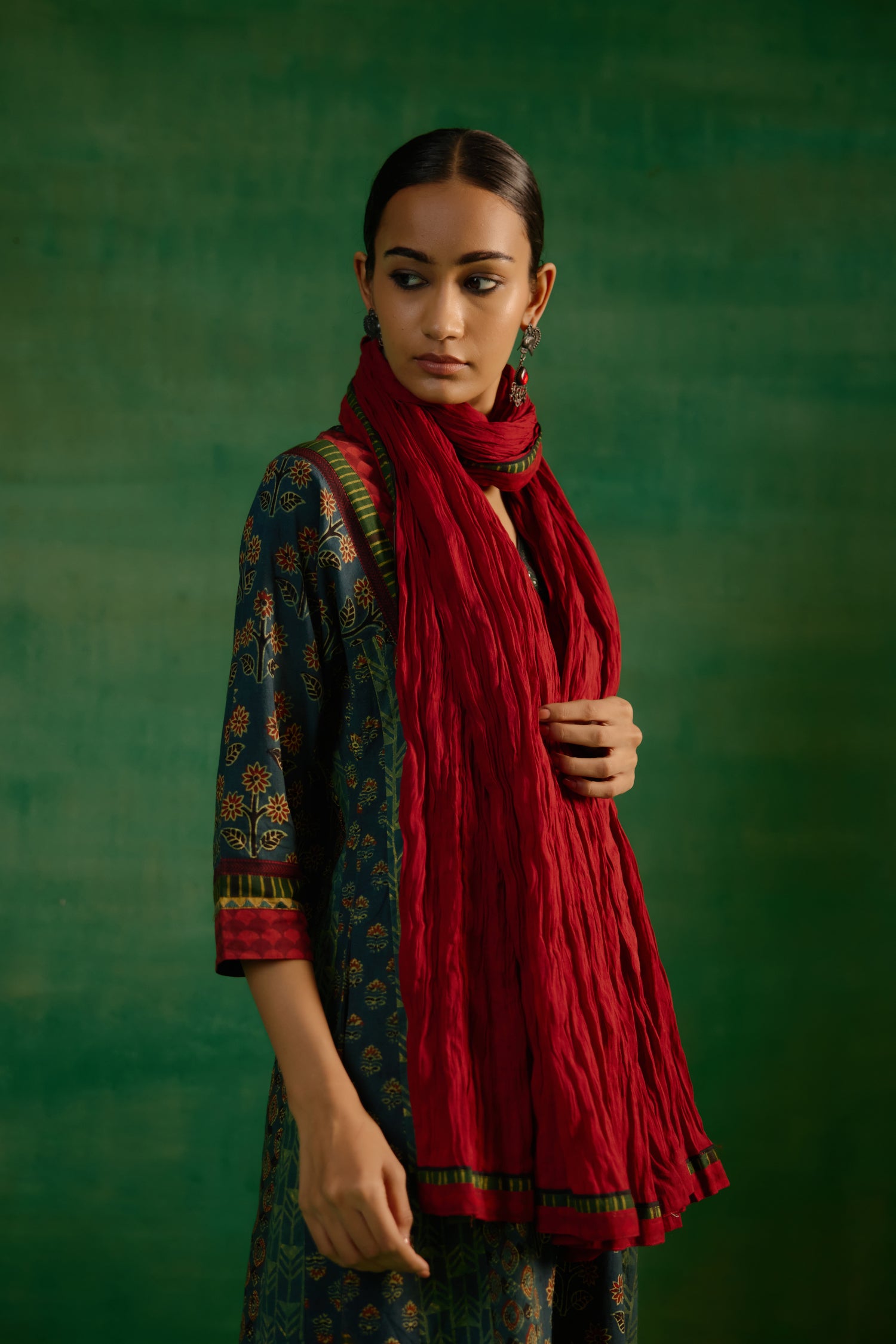 Rozana Crinkled Dupatta Maroon (9821000827179)