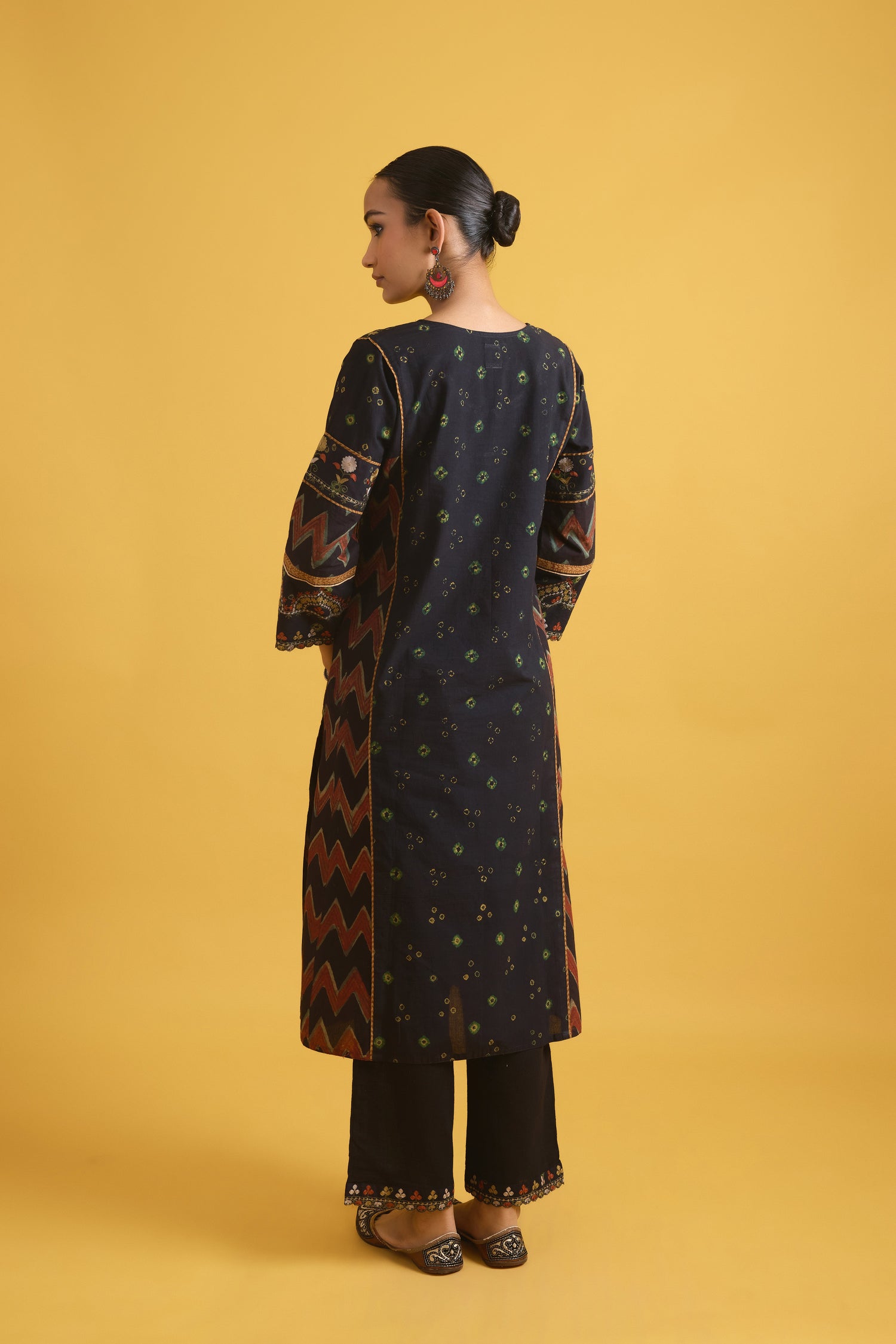 Madhu Kurta Black (9725435380011)