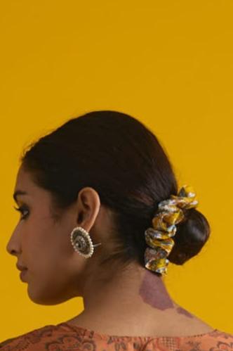 Scrunchy Printed Yellow white (9710901526827)