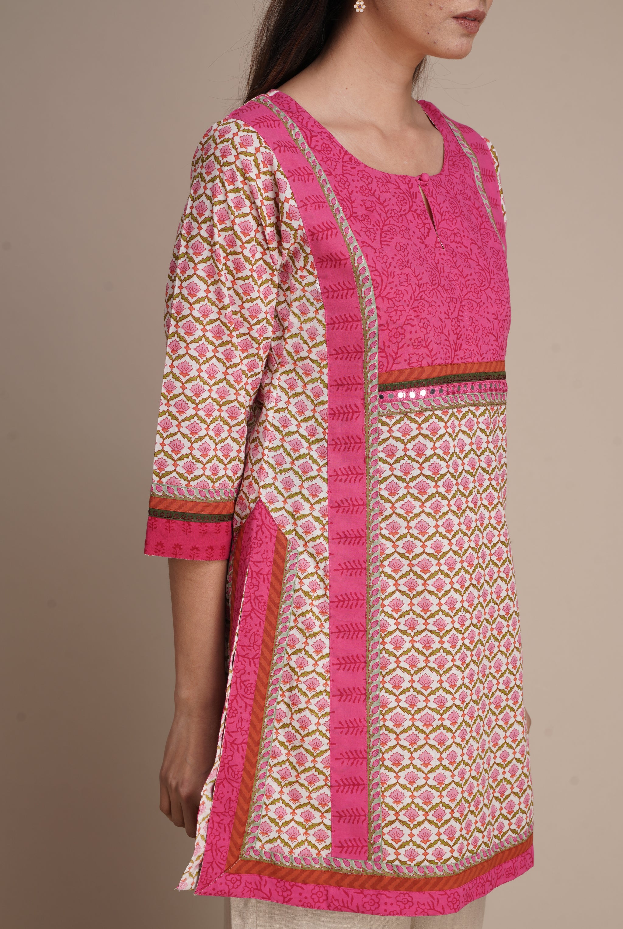 Afreen Kurti White Pink Sampada